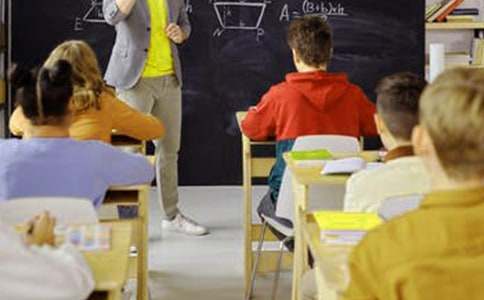 �Ͷ�������ʵʩ�������ģ���ѡ6ƪ��