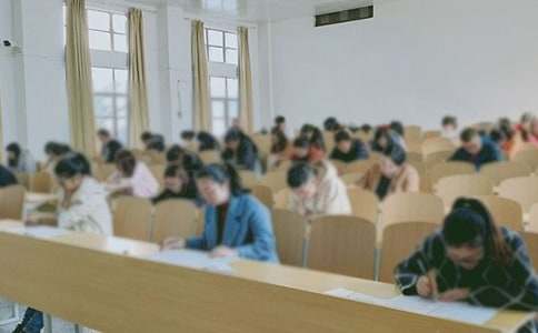 ��ѡ���Ե�����300�ּ���6ƪ