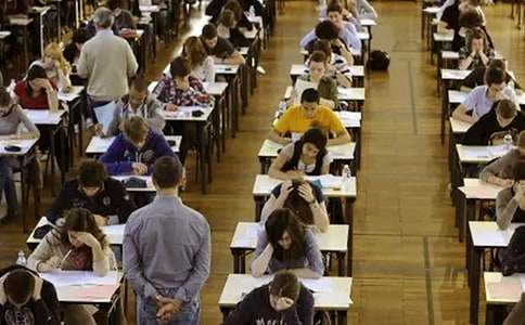 ������ĩ���Ե�У԰�㲥��