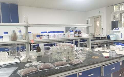 ʵ���ҵ�ʩ����������ѡ5ƪ��