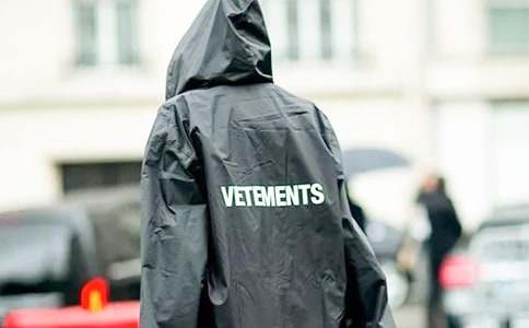 ��������700��