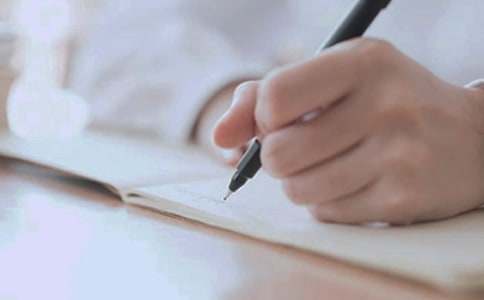 贴鼻子游戏作文500字